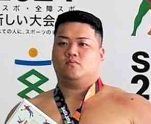 相撲の成年個人で準優勝した花岡真生（日大）