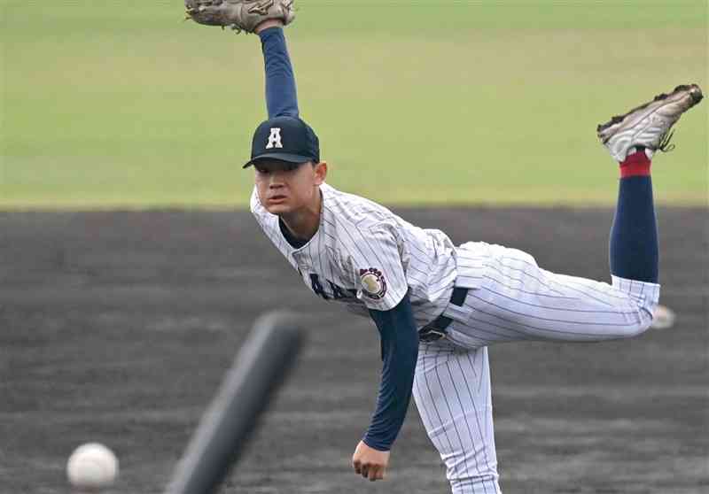 【有明－西日本短大付】9回4失点と力投した有明のエース斉藤＝別大興産スタジアム（石本智）