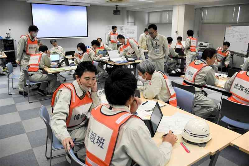 熊本市上下水道局であった下水道施設の災害対応訓練＝11月20日、同市中央区