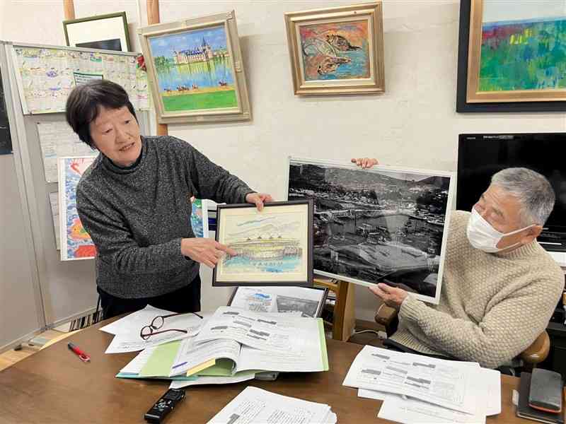 水俣市文化財保存活用地域計画について会見する水俣の歴史的遺構（跡）を残す会＝24日、水俣市