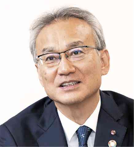 理事長　岡本浩幸氏