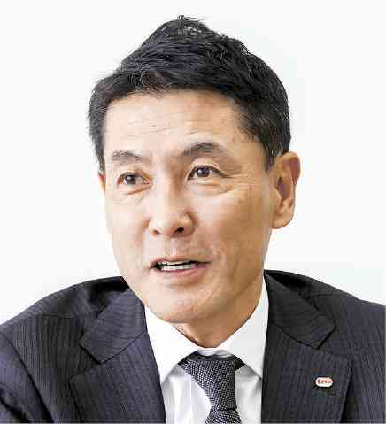 取締役執行役員材料事業本部長　山本浩貴氏