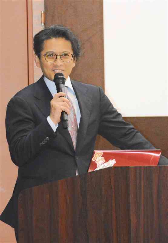 アルコール依存症などの経験を語るTOKIOの元メンバー山口達也さん＝26日、熊本市南区