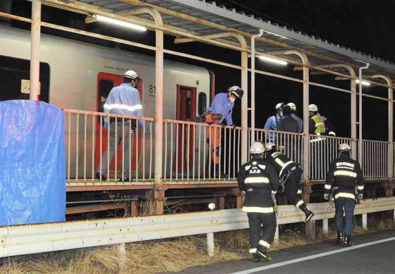 JR豊肥線と人が衝突する事故が発生した東海学園前駅＝5日午後11時15分ごろ、熊本市東区