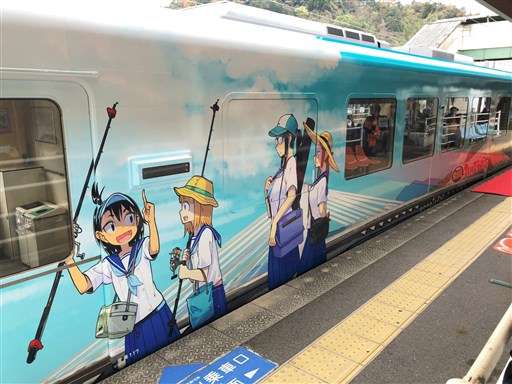 芦北舞台のアニメで元気に おれんじ鉄道 放課後ていぼう日誌 ラッピング列車 熊本日日新聞社