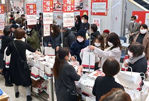 ３密避けて初売り 熊本市内の商業施設 予約販売も 熊本日日新聞社