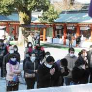 初詣 参拝者８割減の神社も 熊本県内 熊本日日新聞社