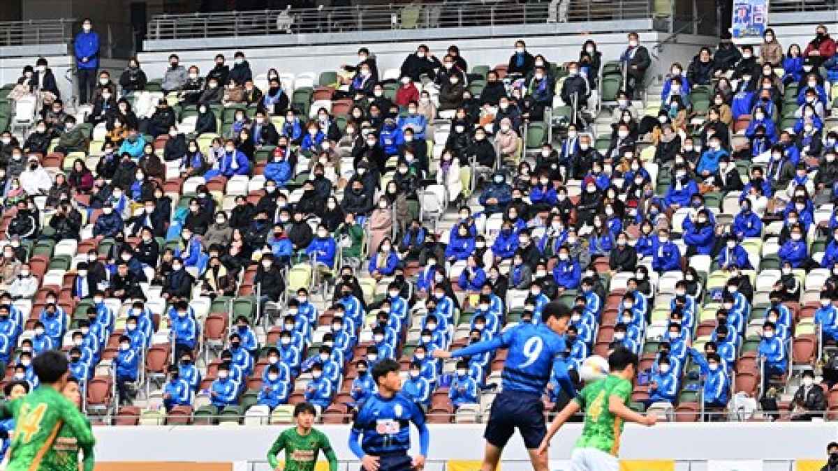 諦めぬ 大津魂みせた 全国高校サッカー準v 応援団500人 惜しみない拍手 熊本日日新聞社