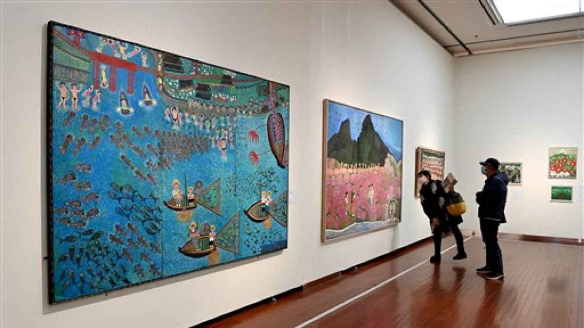 50代で油絵始め 生き生きと 塔本シスコ 展が開幕 熊本市現代美術館 熊本日日新聞社