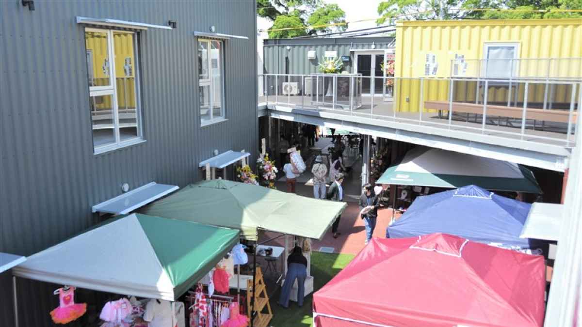 菓子店やバーなど にぎわい拠点へ 益城町に複合施設オープン 熊本日日新聞社