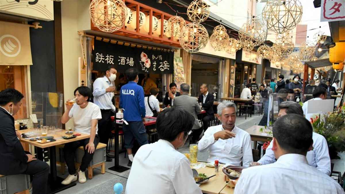 熊本市中心街に 屋台村 オープン 18店舗の多彩な料理や球磨焼酎も 熊本日日新聞社