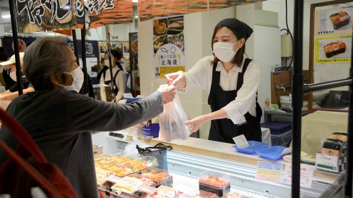 海鮮弁当にスイーツ 北海道のグルメが勢ぞろい 熊本市の鶴屋百貨 ...