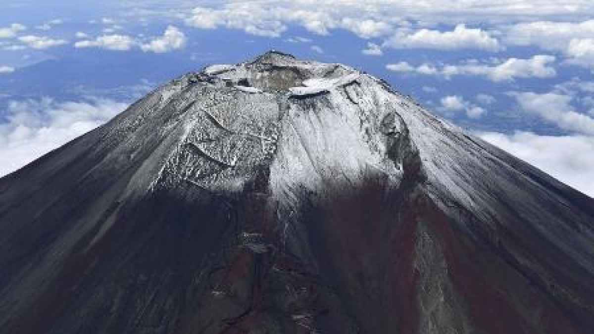 富士山で滑落か 男性死亡 ９合目付近で発見 共同通信 熊本日日新聞社